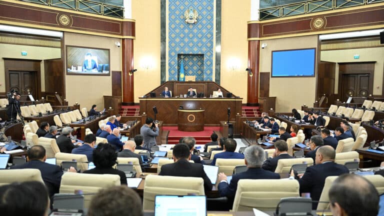 Почему чиновники обманывают Токаева, рассказали депутаты