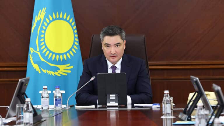 Более 70% месторождений нефти в Казахстане на исходе – Бектенов