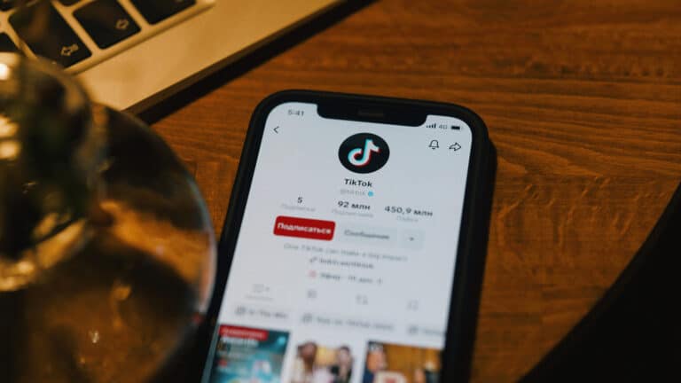 Видео о «похищении невесты» в TikTok обернулось для казахстанки штрафом