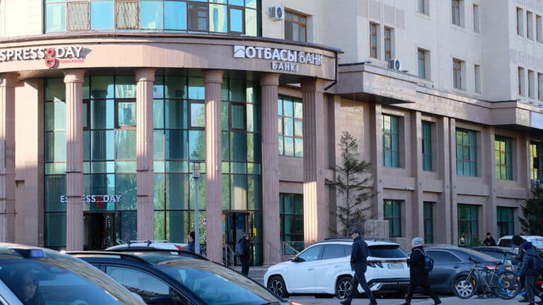 Отбасы банк «почистил» списки очередников: кому вернули право на жилье