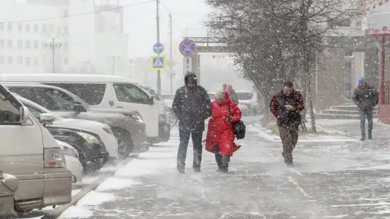 Циклон накроет Казахстан: снег, дождь, метели и гололед ожидаются 18 февраля