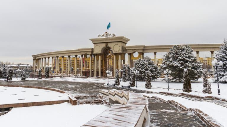 В акимате Алматы не сказали, кто и за сколько ремонтирует Парк первого президента