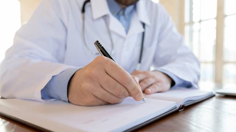 Каждая десятая частная клиника закрывается после проверки Минздрава