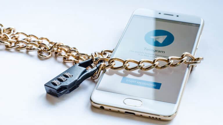 В России ограничивают Telegram: чего ожидать казахстанцам