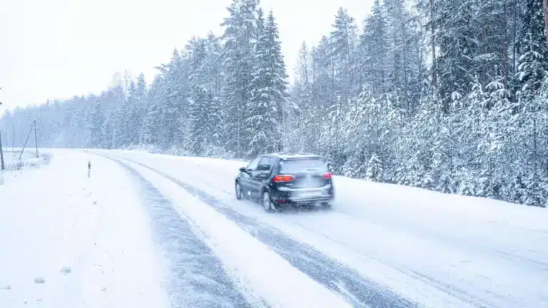 Штормовые предупреждения объявлены в 13 регионах Казахстана