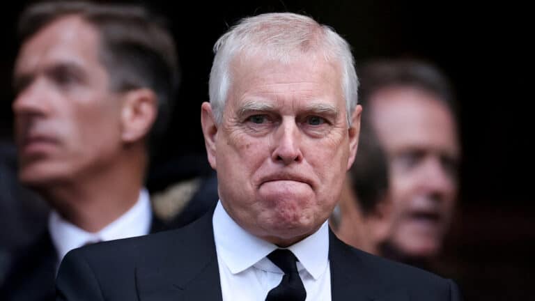 Полиция отпустила брата короля Великобритании, но расследование продолжается