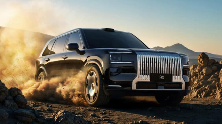 Покупатели Zeekr 9X столкнулись с дефектами конструкции