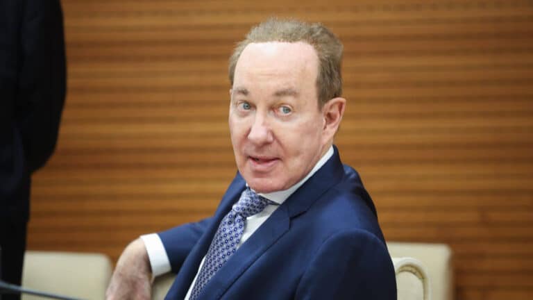 Абенов обвинил Фостера в проблемах Air Astana