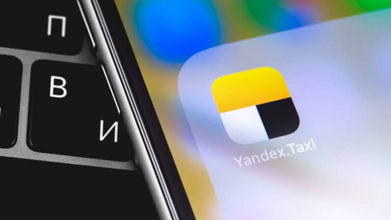 Таксистов с долгами по алиментам будут выявлять через Yandex