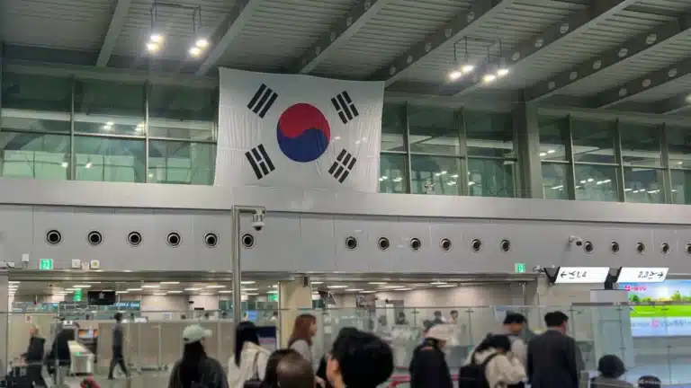 Massive crypto glitch makes 695 South Koreans billionaires overnight