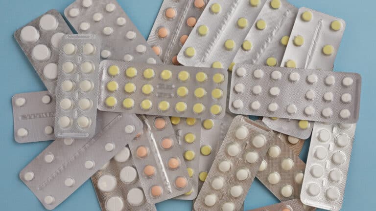 Казахстанцы могут столкнуться с ростом цен на лекарства в аптеках из-за новых налогов