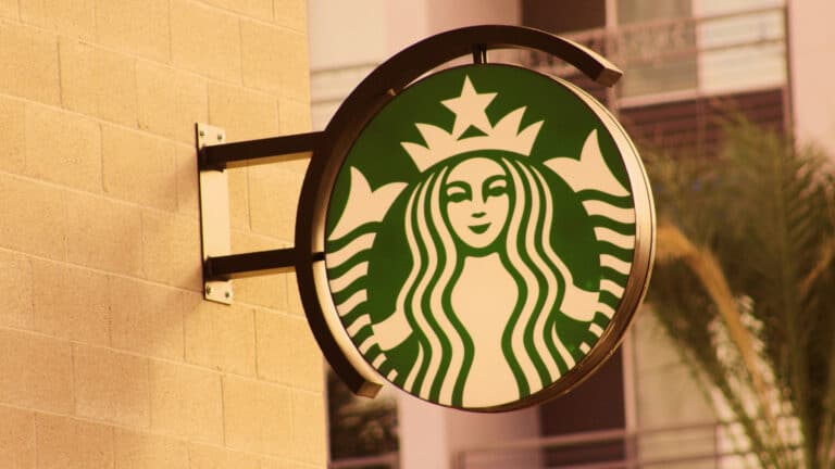 Starbucks отменяют в Казнете из-за некорректной акции на Рамадан