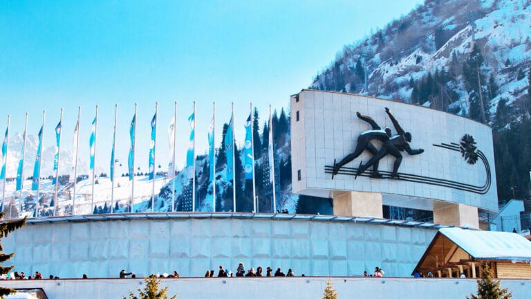 Сразу три любимых алматинцами заведений открылись на Медеу