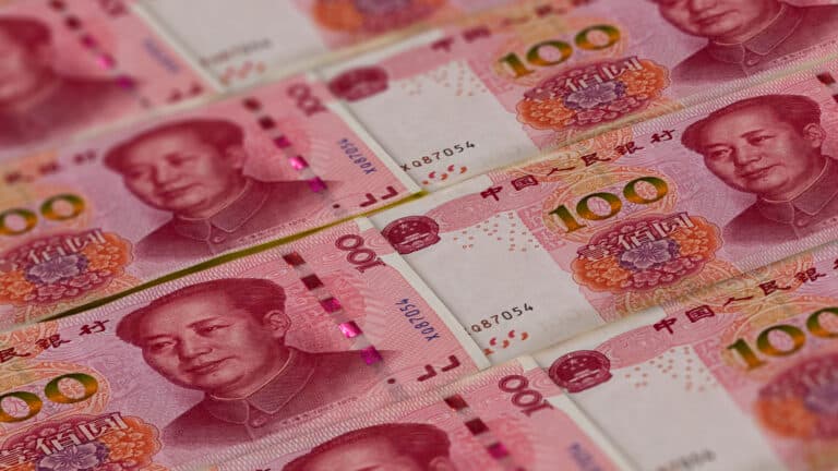 Еще одна валюта стала пользоваться большим спросом среди казахстанцев