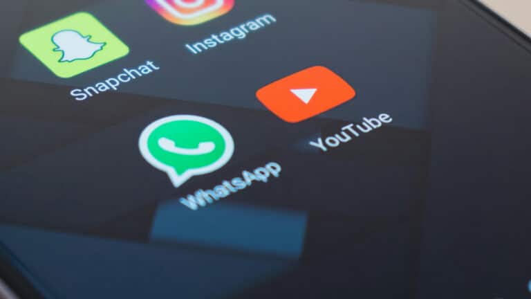 В России перестали работать YouTube и WhatsApp