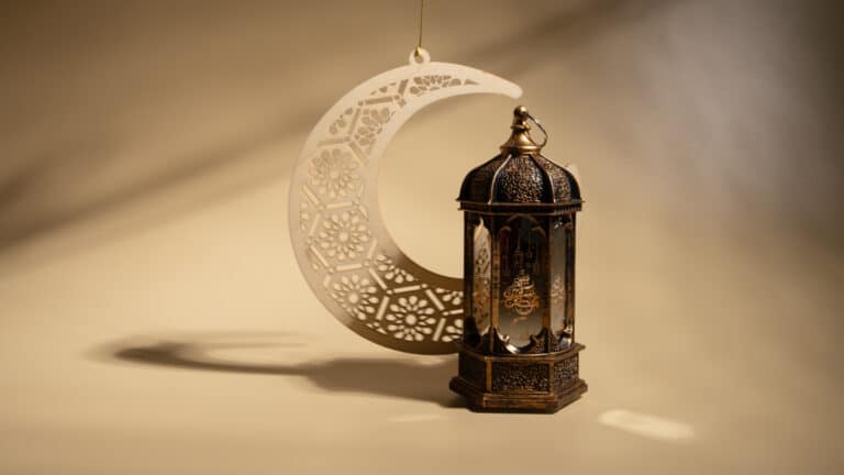 Имам объяснил, почему в Казахстане месяц Рамадан наступит позже, чем в ОАЭ