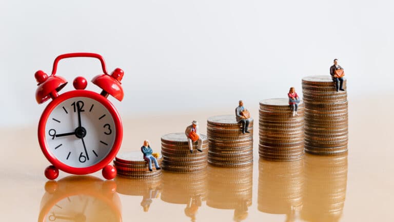 Сколько нужно накопить казахстанцам, чтобы получать пожизненную пенсию с 53 лет