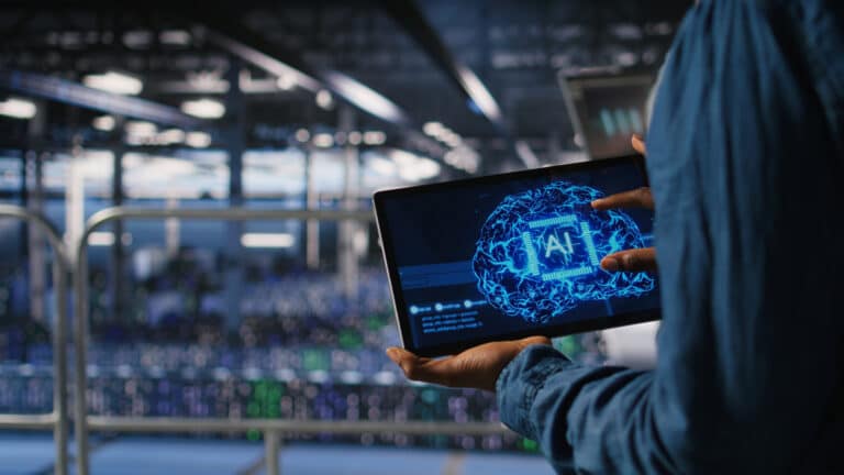 Казахстанские инженеры уезжают в США: Ли Кай-Фу призвал повысить им зарплаты втрое