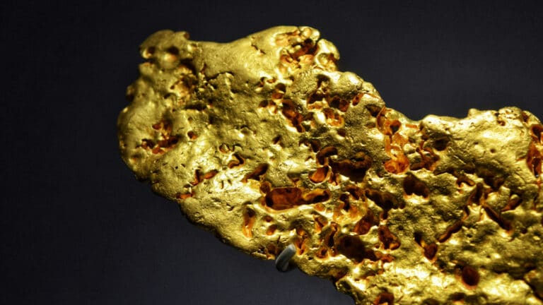 Геологи нашли почти в два раза больше золота на участке в Карагандинской области