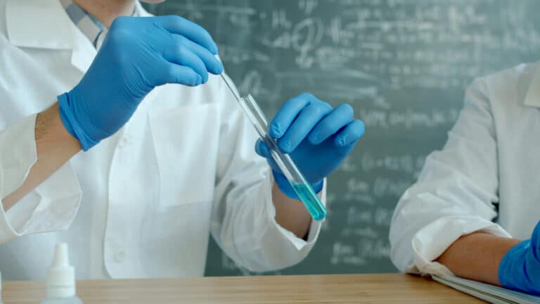 Универсальную назальную вакцину от нескольких болезней сразу разработали учёные