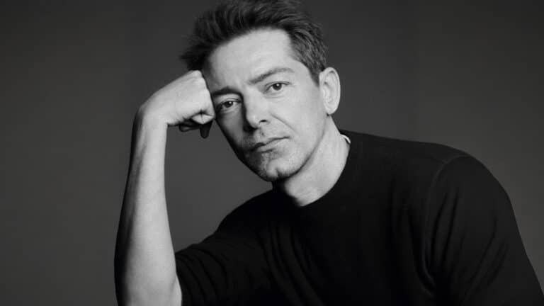 Модный дом Versace получил нового главного дизайнера после покупки Prada