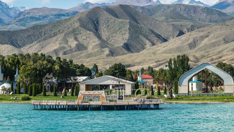 Вокруг санатория «Казахстан» на Иссык-Куле снесут все здания, кроме исторической дачи