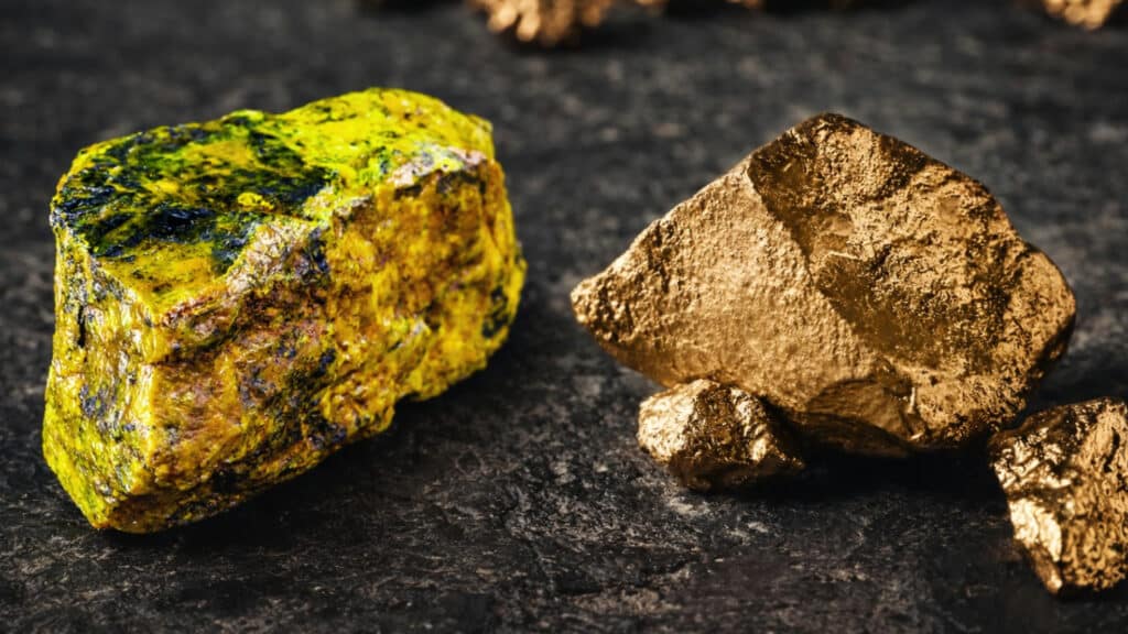 Казахстан хочет заработать на «сверхприбылях» от добычи урана и золота/коллаж kursiv.media, бильд-редактор: Адэлина Мамедова