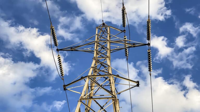 Казахстан покупает электроэнергию у России в шесть раз дороже, чем у Кыргызстана