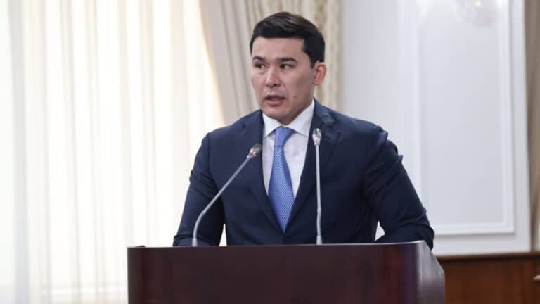 Министру Мырзабосынову указали в суде на нарушение прав спортсменов