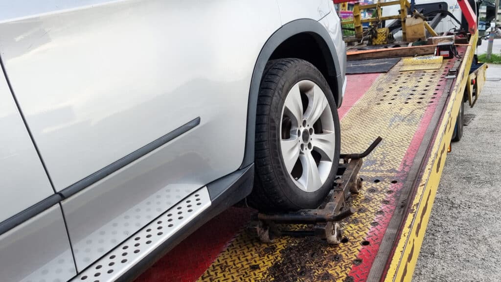 Миллионный долг привел водителя в ЗКО на штрафстоянку