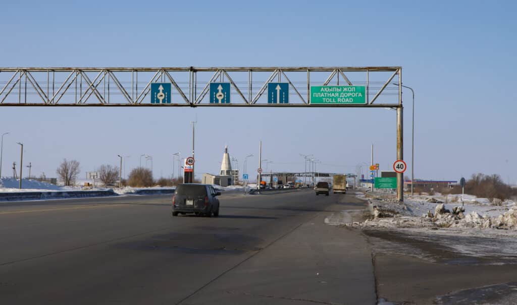 Қазақстанда шетелдік көліктерге жол ақысы өседі
