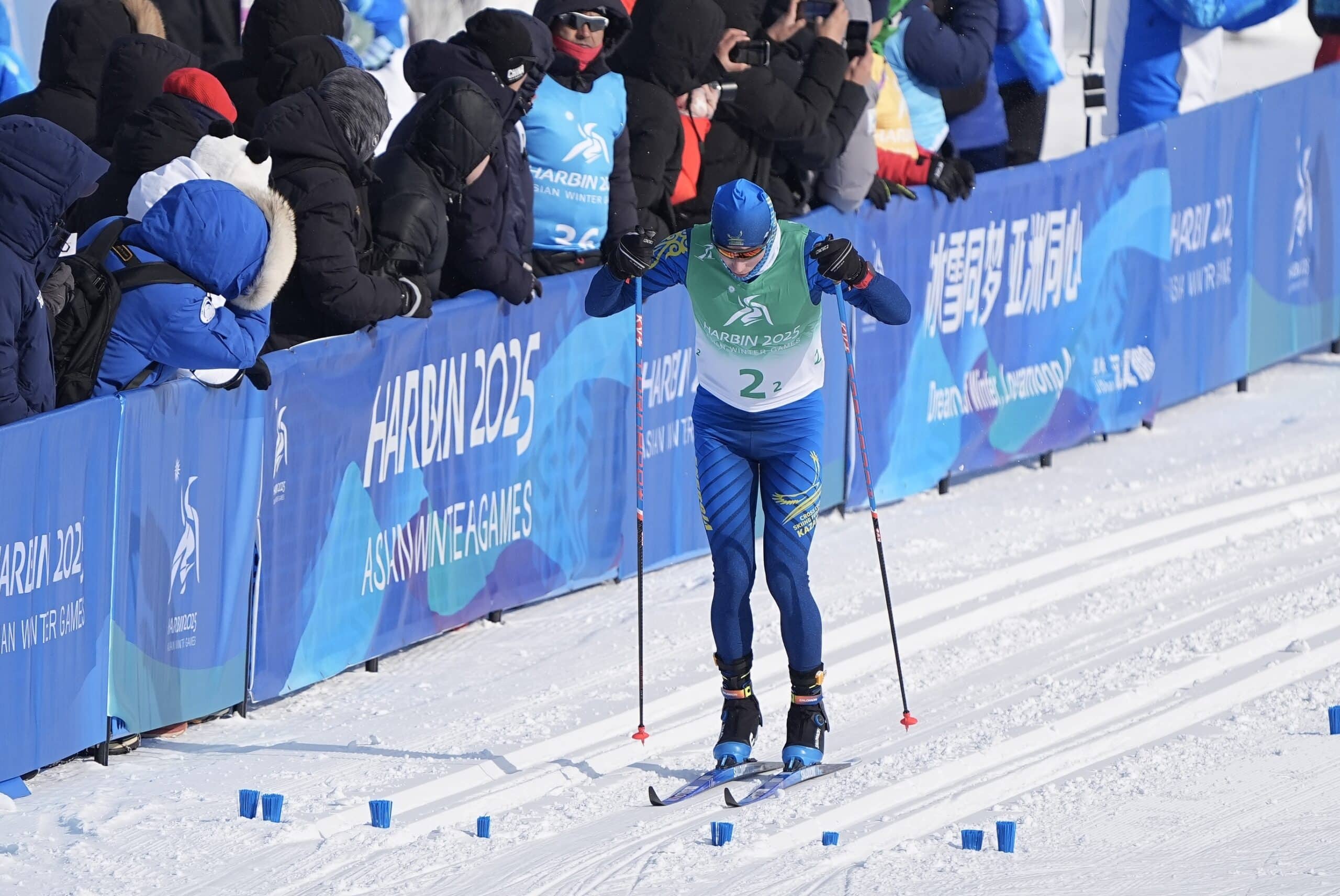 Казахстанские лыжники Виталий Пухкало, Амиргали Муратбеков и Наиль Башмаков выступили в гонке на 10 км с раздельным стартом на Олимпийских играх-2026. Лучшим среди наших стал Муратбеков, показавший 43-й результат с отставанием в две минуты. Пухкало стал 57-м, Башмаков – 74-й. Всего на старт вышло 113 участников.