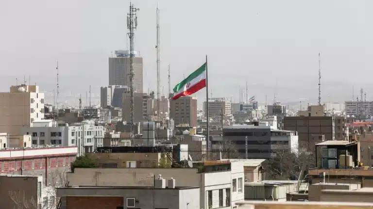 Самый масштабный удар по Ирану в истории: эскалация конфликта набирает обороты