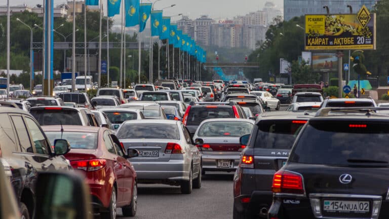 В Алматы пассажирка отказалась платить за такси и получила штраф