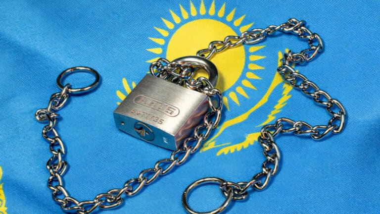 Посол США заявила, что санкции не должны сильно ударить по экономике Казахстана