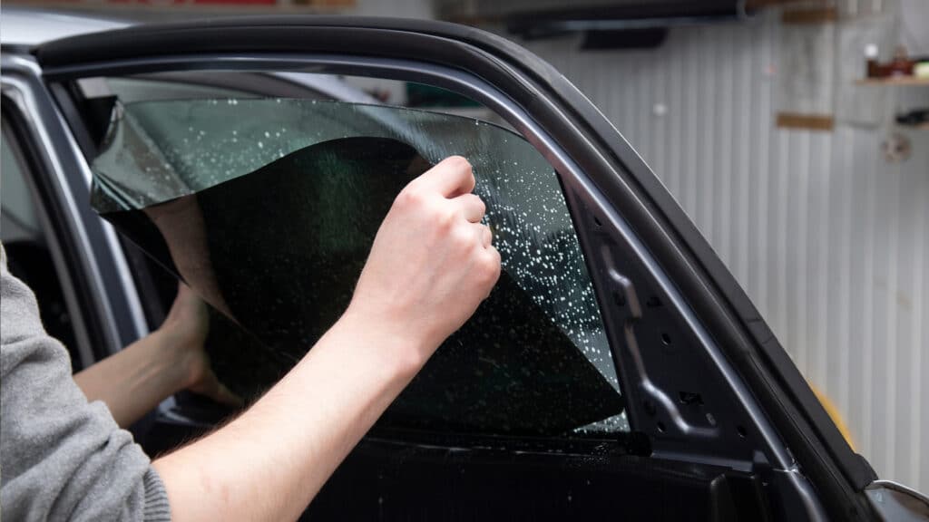 В Казахстане снова хотят разрешить платную тонировку авто