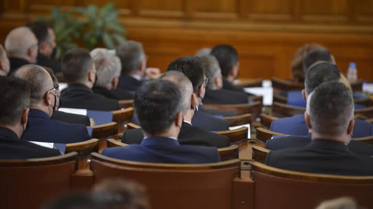 НПК готовится к усилению конкуренции между партиями из-за новой Конституции