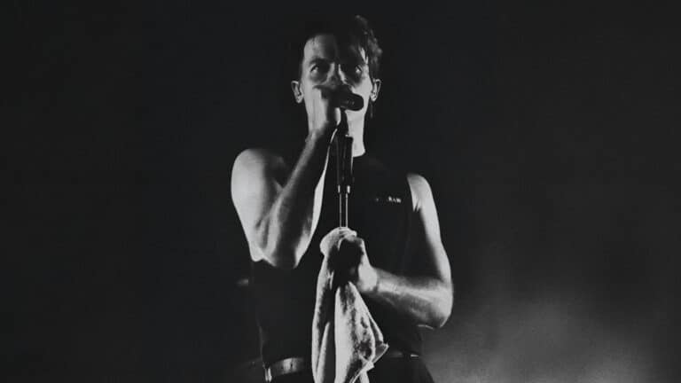 Скончался солист популярной в Казахстане группы Shortparis