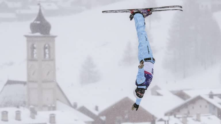 Квартет казахстанцев не пробился в финал фристайла-акробатики на ОИ-2026