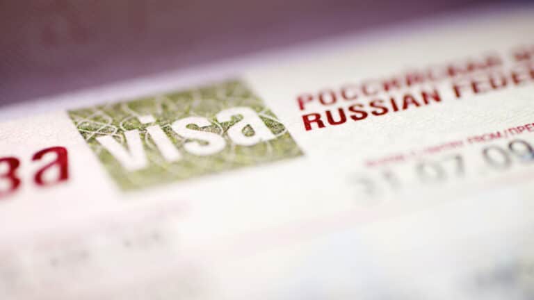 Сабуров еще не в Казахстане, а в России уже готовят «визы талантов»