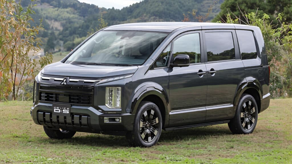 Mitsubishi Delica D:5 признали лучшим авто для семьи и отдыха