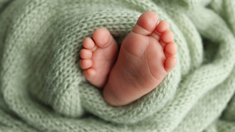 В Британии родился мальчик после пересадки матки от умершей женщины