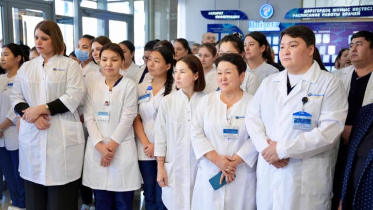 Члены Общенациональной коалиции обсудили проект новой Конституции с медиками ЗКО