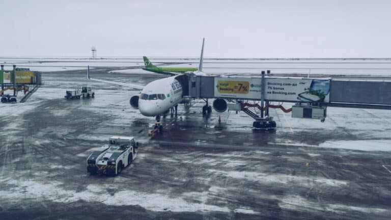 Вылеты из Астаны задерживают из-за обработки самолетов