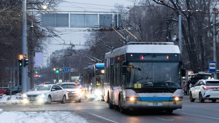 Один автобус теряет 150 тыс. тенге в день из-за безбилетников, в месяц – 4,5 млн