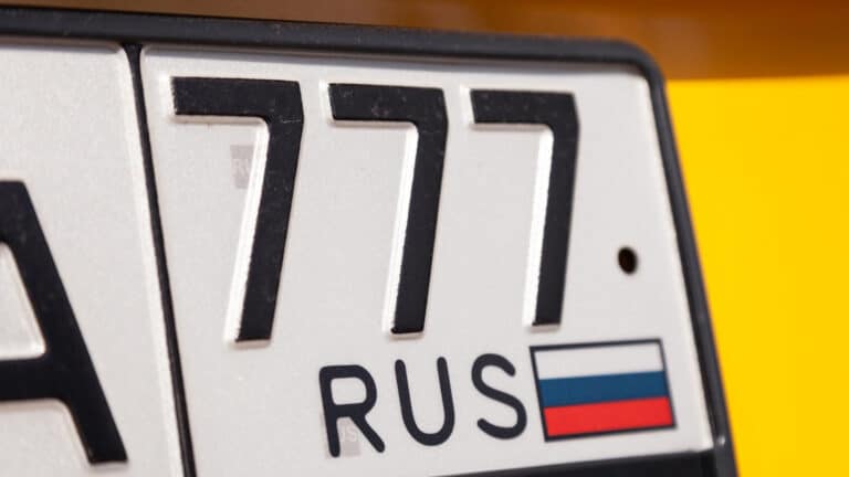 В РФ так и не смогли обеспечить покупку красивых номеров вслед за Казахстаном