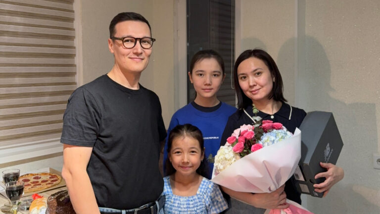 В Threads нашли идеальную семью с вайбом голливудских мелодрам