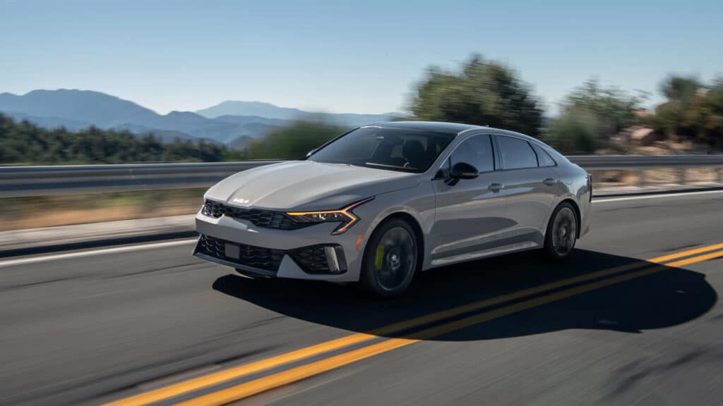 Kia K5 в Казахстане как хвалят, так и критикуют