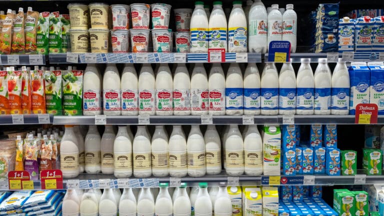 Минторговли объяснило, почему продукты продолжают дорожать в Казахстане