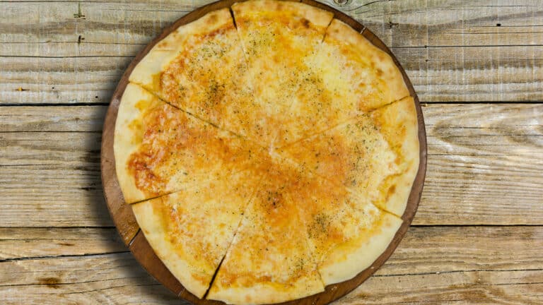 No tomatoes, no mozzarella: Budapest pizzeria unveils ‘Ancient Rome’ pizza